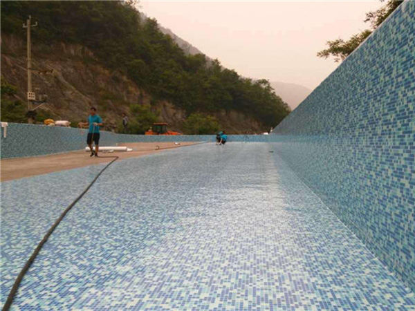 ���̰���